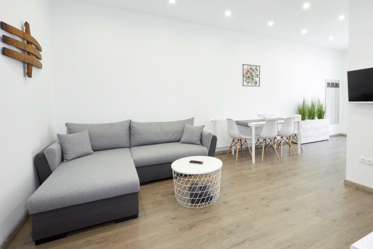 Foter Apartman Ii. Villány Eksteriør bilde